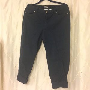 Liz and co Navy Stretch Capri